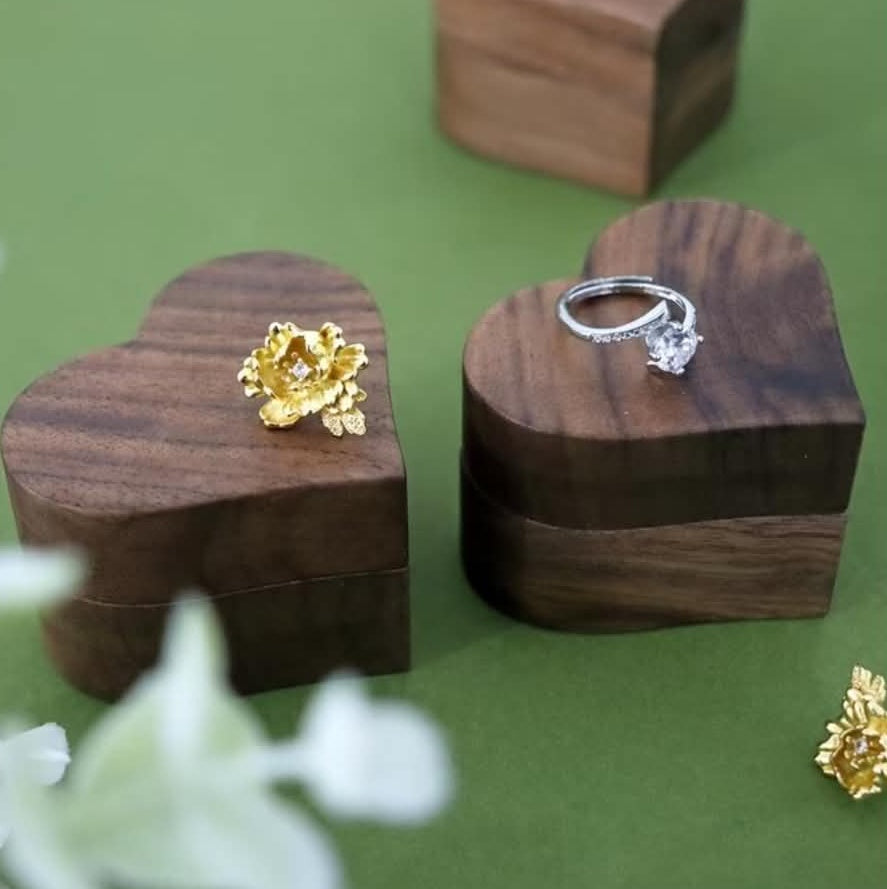 Personalised Engraved Oak Wedding Ring Box – Heart-Shaped Ring Holder